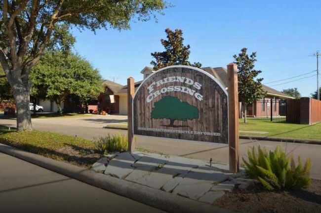 Building Photo - 414 Live Oak Ln