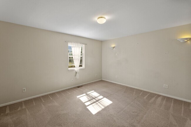 Building Photo - 4319 Millburn S