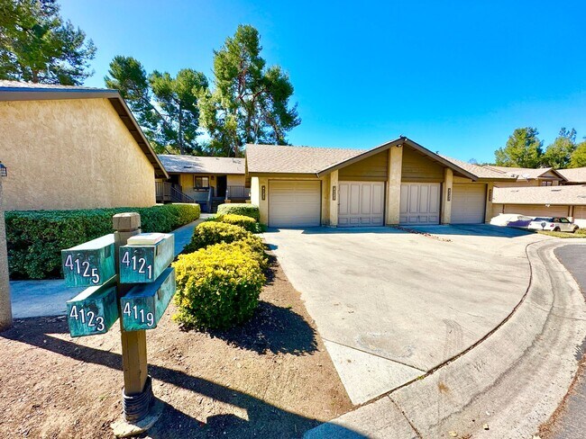 Building Photo - Beautiful, End-Unit, Ground Level, Largest SF 1/1 layout in the Pala Mesa Villas Community with G...