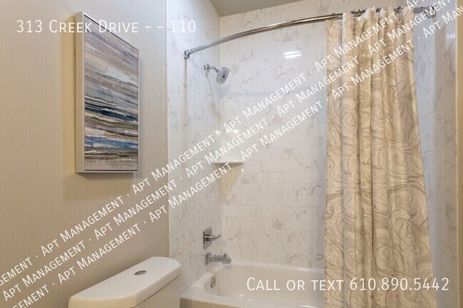 Building Photo - 313 Creek Dr