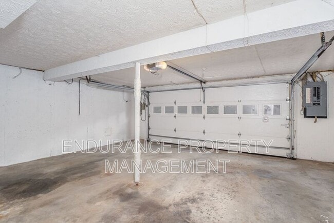 Building Photo - 4606 Glenway Ave