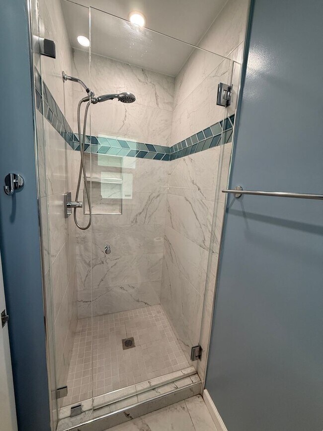 Building Photo - Updated Single Story Home located in Desirable Glenmoor Neighborhood of Fremont