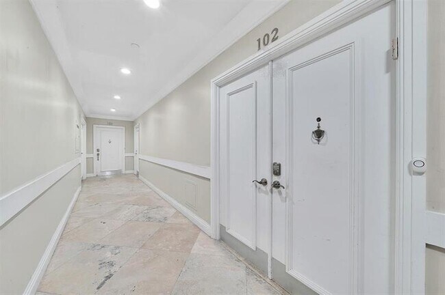 Building Photo - 3000 S Ocean Blvd