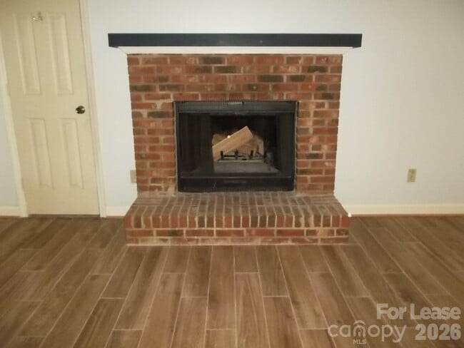 Building Photo - 2141 Selwyn Ave