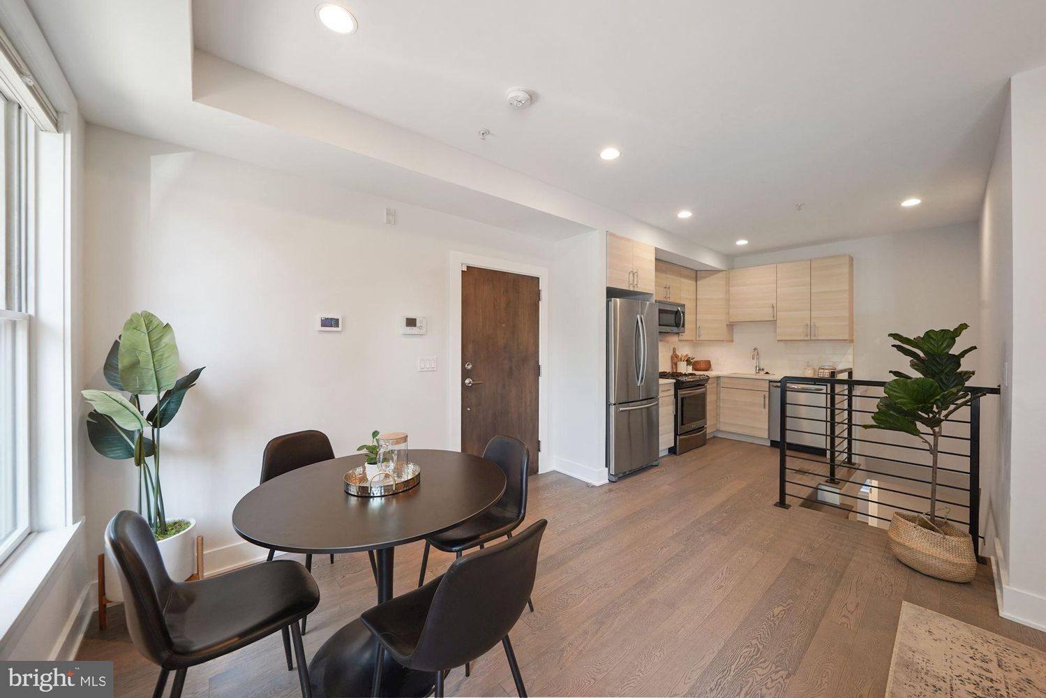 Building Photo - 703 Newton Pl NW