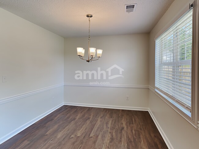 Building Photo - 860 Amelia Grove Ln SE