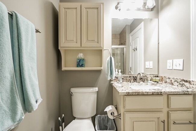 Building Photo - Beautiful 4 Bedroom in Short North