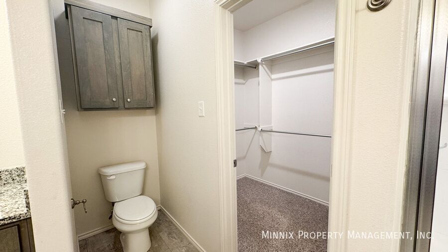 Building Photo - 1102 N 7th St