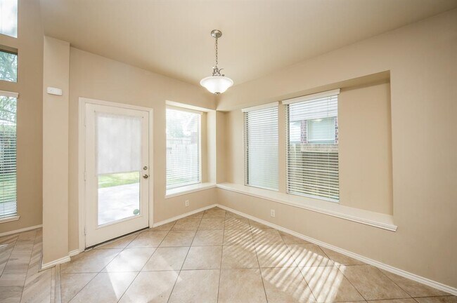Building Photo - 4019 Windmill Creek Dr