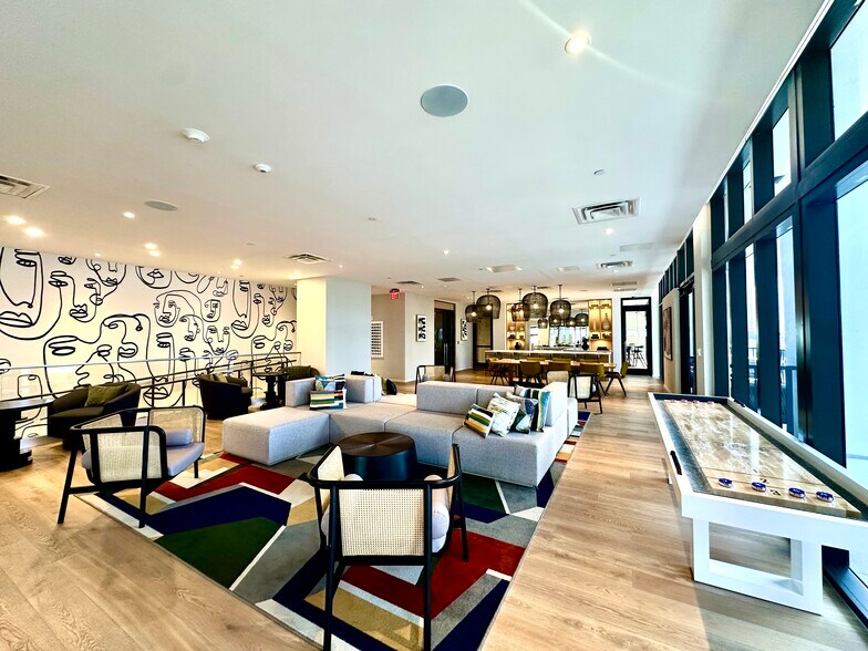 Building Photo - 1936 NW 2nd Ct