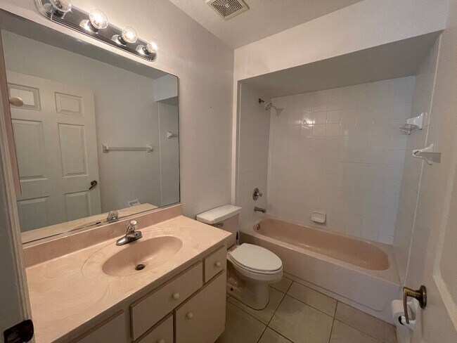 Building Photo - 3 Bedroom 2 bath 2 Car Garage situated on a large Corner Lot in SW Ocala