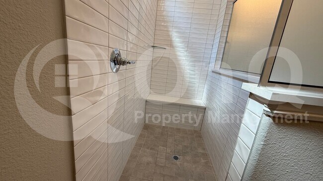 Building Photo - 3508 Covedale Blvd