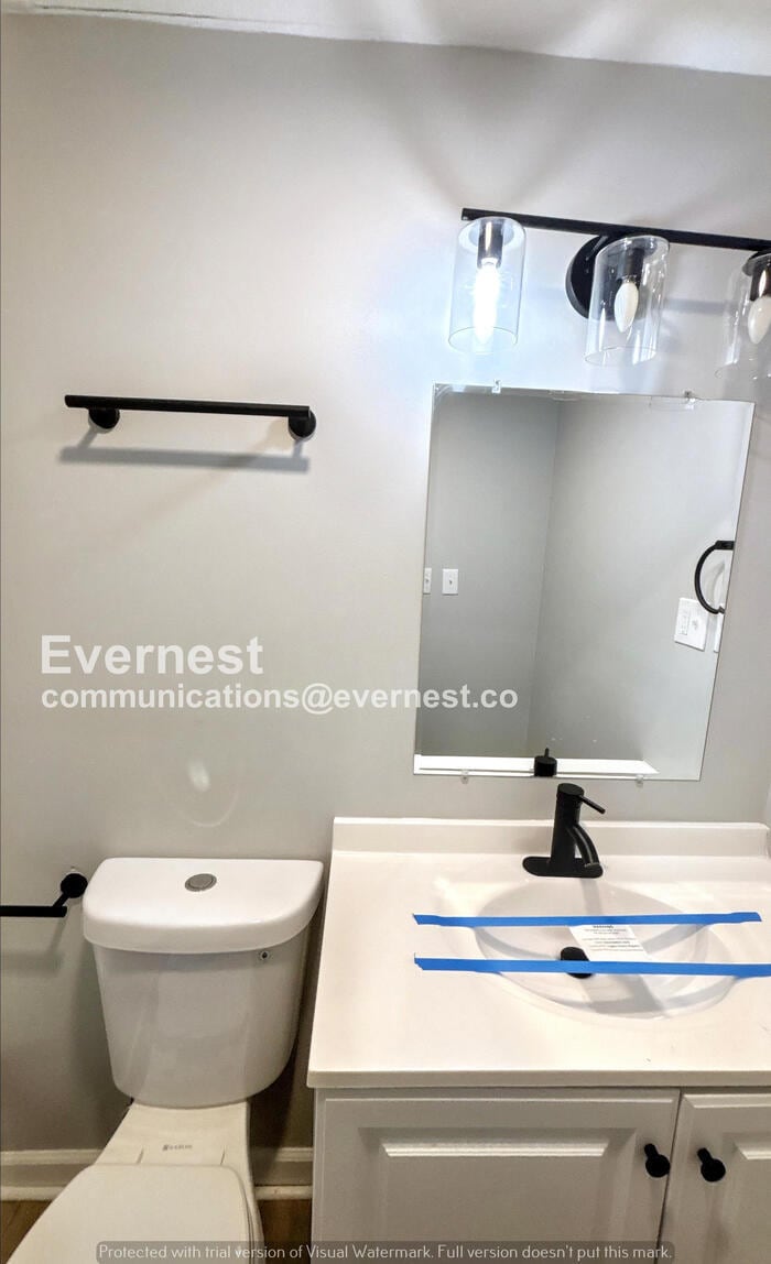 Building Photo - 949 S Harris Ave