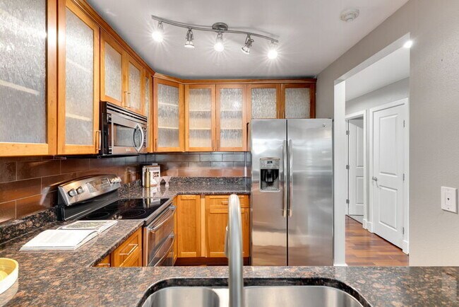 Building Photo - 8980 Redmond - Woodinville Rd NE