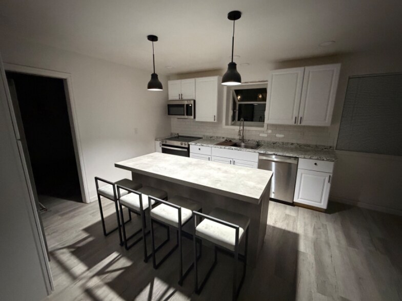 Building Photo - 1000 Flint Way