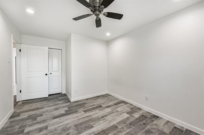 Building Photo - 210 Gentilly Dr