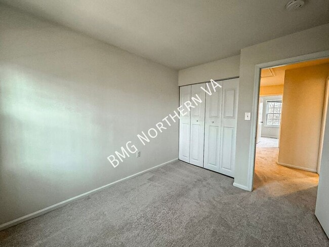Building Photo - 9963 Capperton Dr