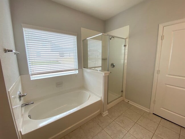 Building Photo - 220 Timber Brook Dr