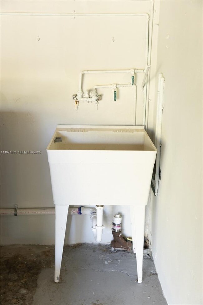 Building Photo - 13125 SW 83rd Ave