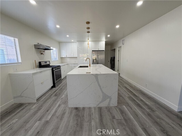 Building Photo - 1936 W 66th St