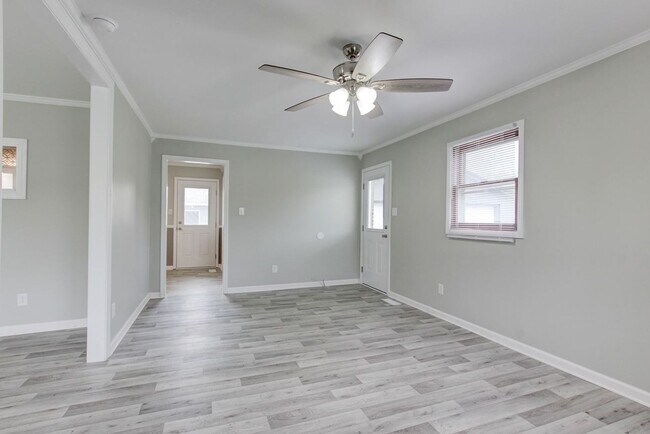 Building Photo - JUST LISTED! 3 bedroom with bonus room in ...
