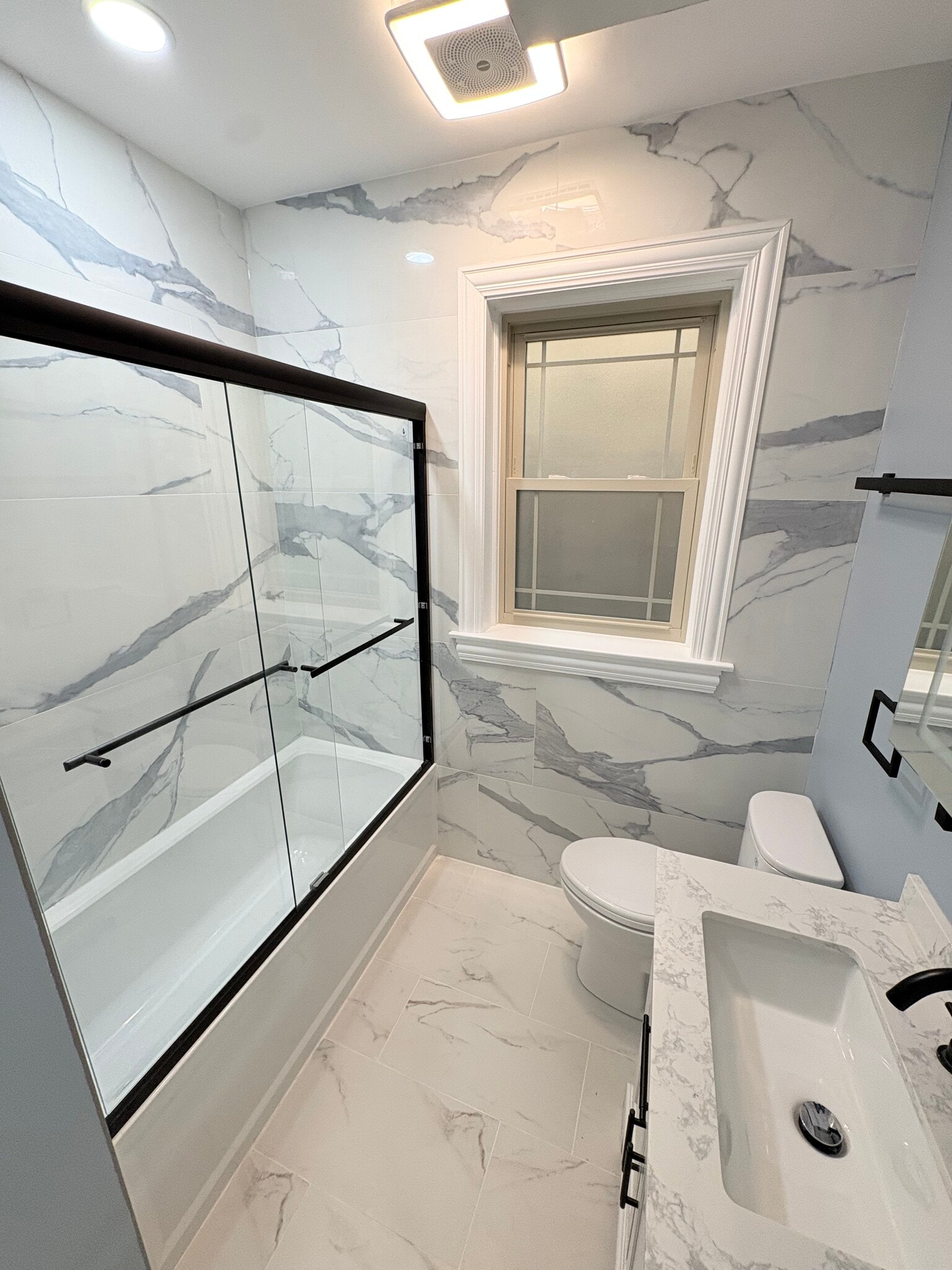 Building Photo - 2026 W McLean Ave