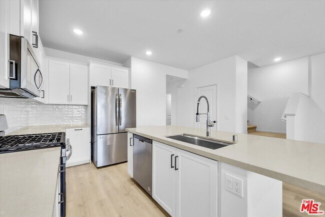 Building Photo - 4102 S Limecrest Paseo