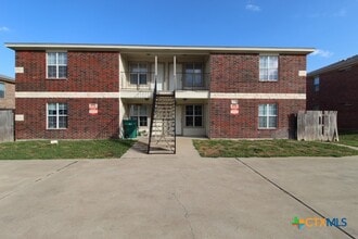 Building Photo - 413 Brittney Way