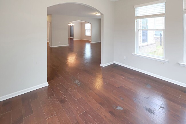 Building Photo - Stunning & Spacious 4 Bedroom Home in Highland Falls Community