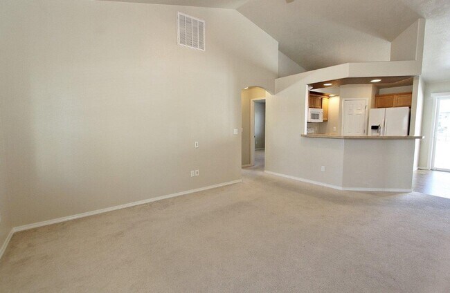 Building Photo - Immaculate Single-Level Home