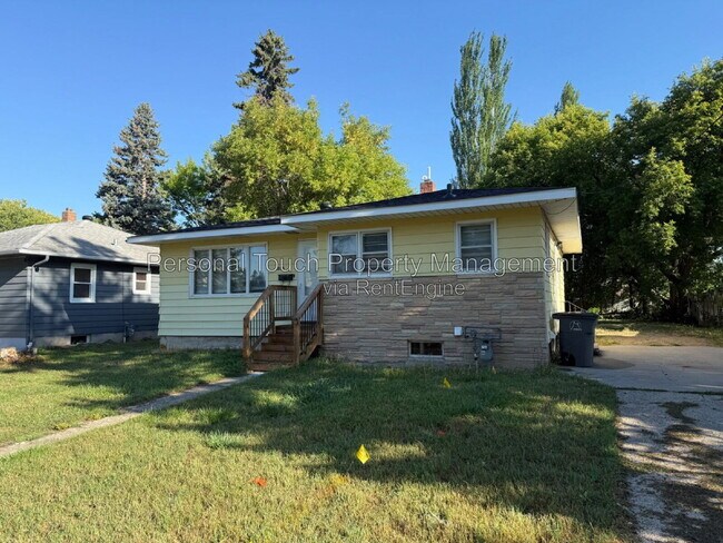 Building Photo - 1818 5th Ave S