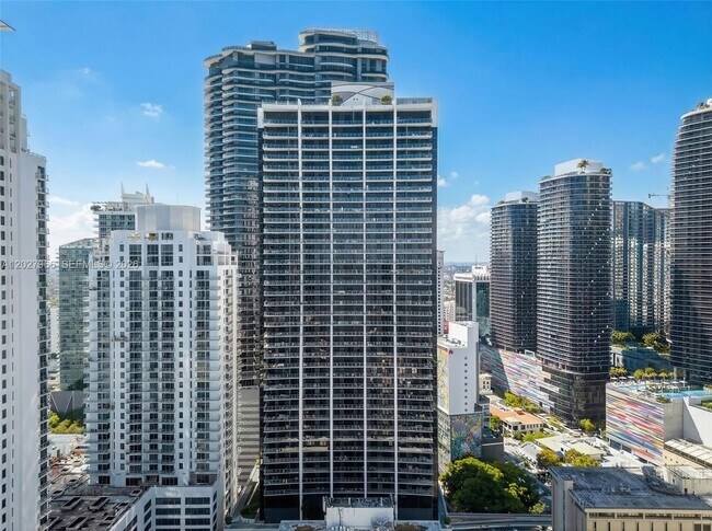 Building Photo - 1010 Brickell Ave