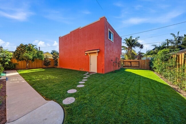 Building Photo - 314 E Palmyra Ave