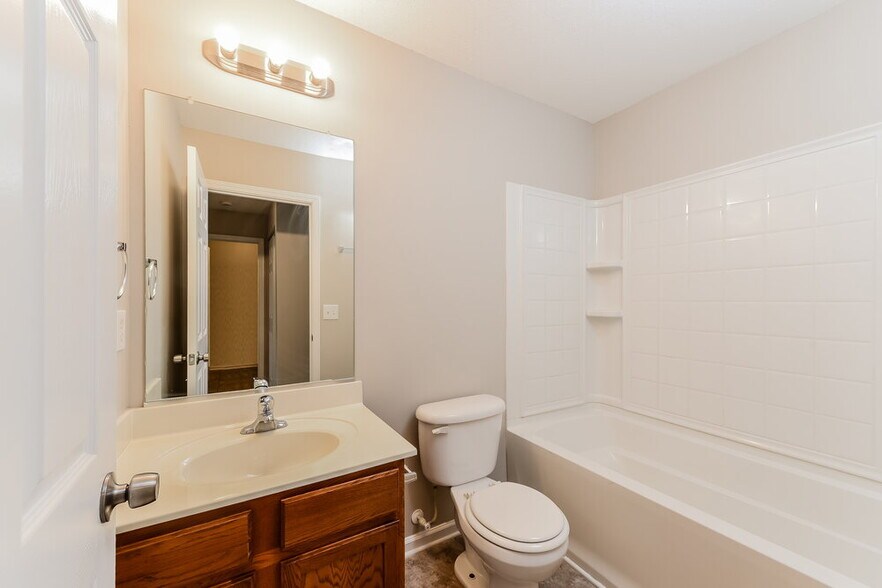 Building Photo - 1028 Quinlan Dr