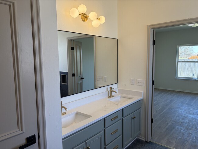 Building Photo - 11601 Hackney Ln