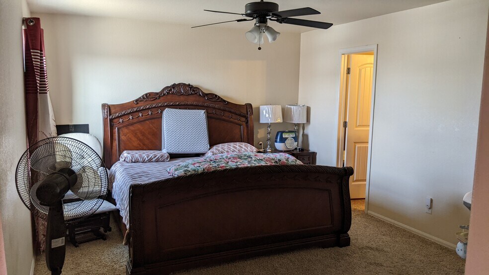 Master Bath - Not Furnished - 5063 Buchanan Dr