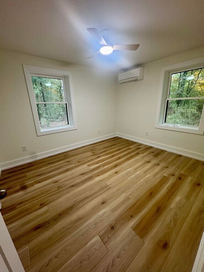 Building Photo - 2113 W Madison Ave