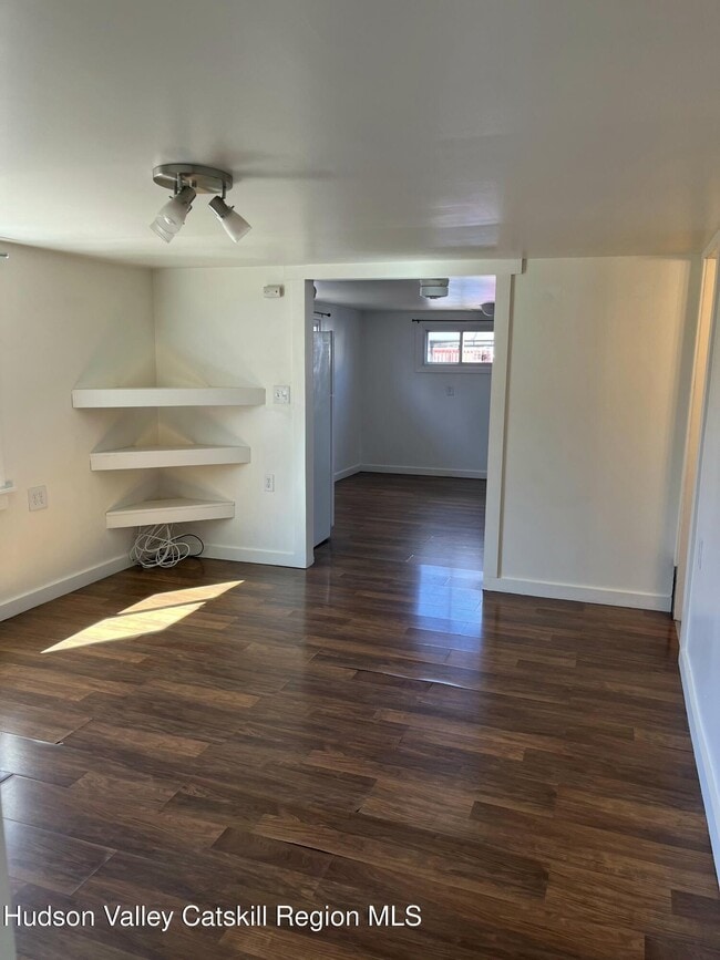 Building Photo - 48 Plattekill Dr