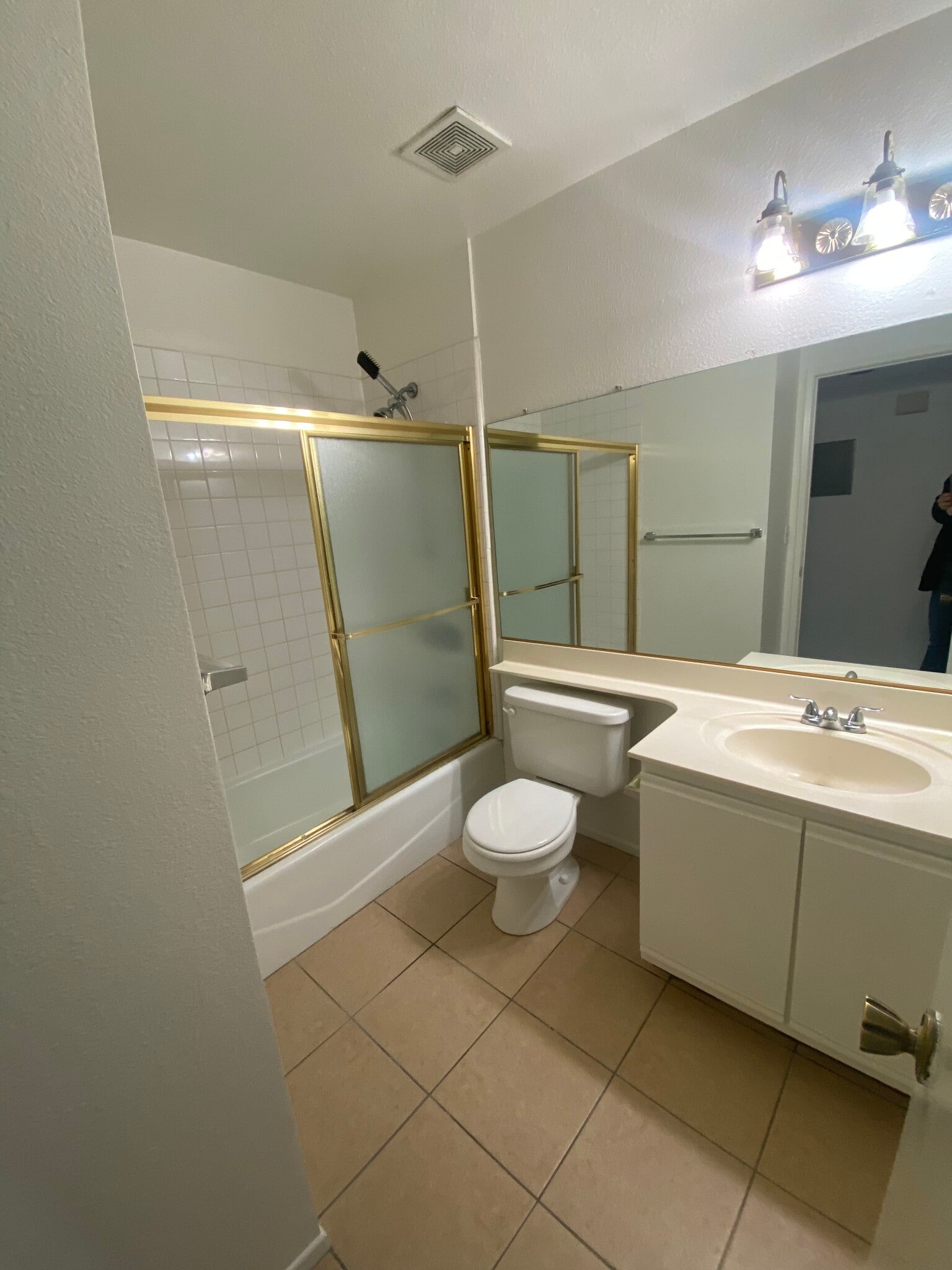 Building Photo - 2400 Seneca St