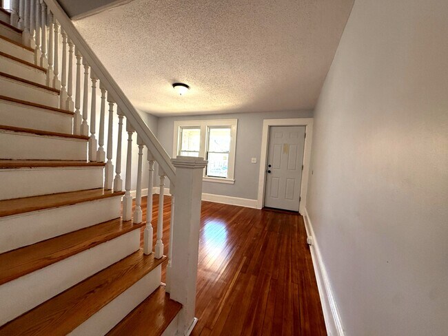 Building Photo - 732 Brooks St