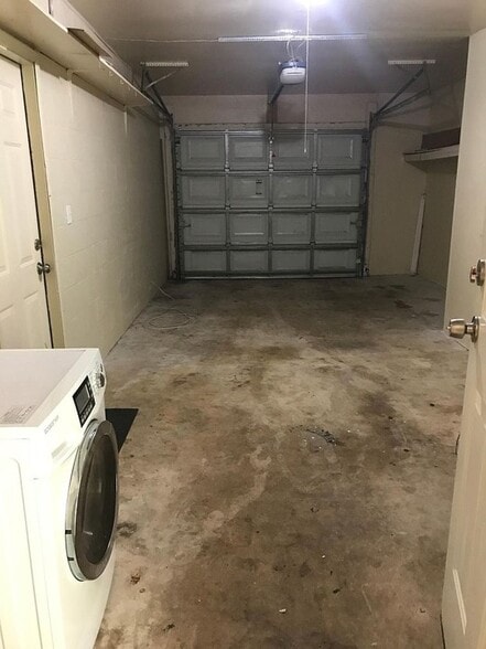 Building Photo - 1605 40th Ave