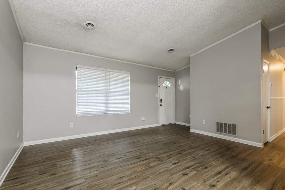 Building Photo - 8450 N Pond Dr