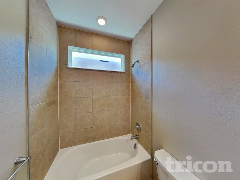 Building Photo - 154 Bloomfield Wy