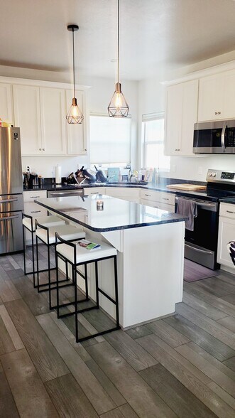 Building Photo - 724 Cami Nicole Ln