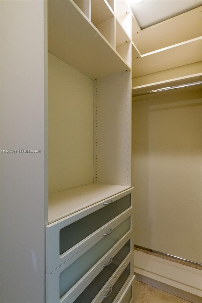 Building Photo - 888 Brickell Key Dr
