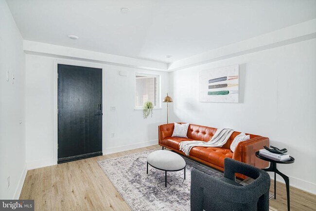 Building Photo - 2611 E Boston St