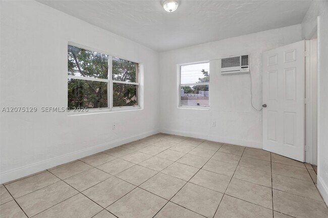 Building Photo - 1137 NW 29th St