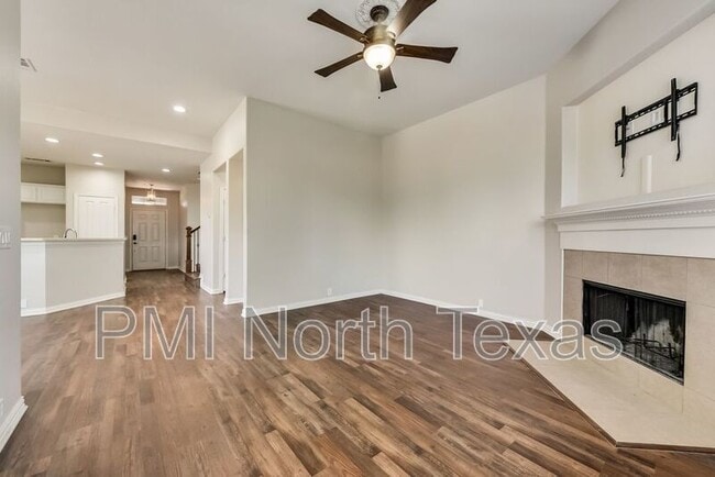 Building Photo - 1325 Mockingbird Dr