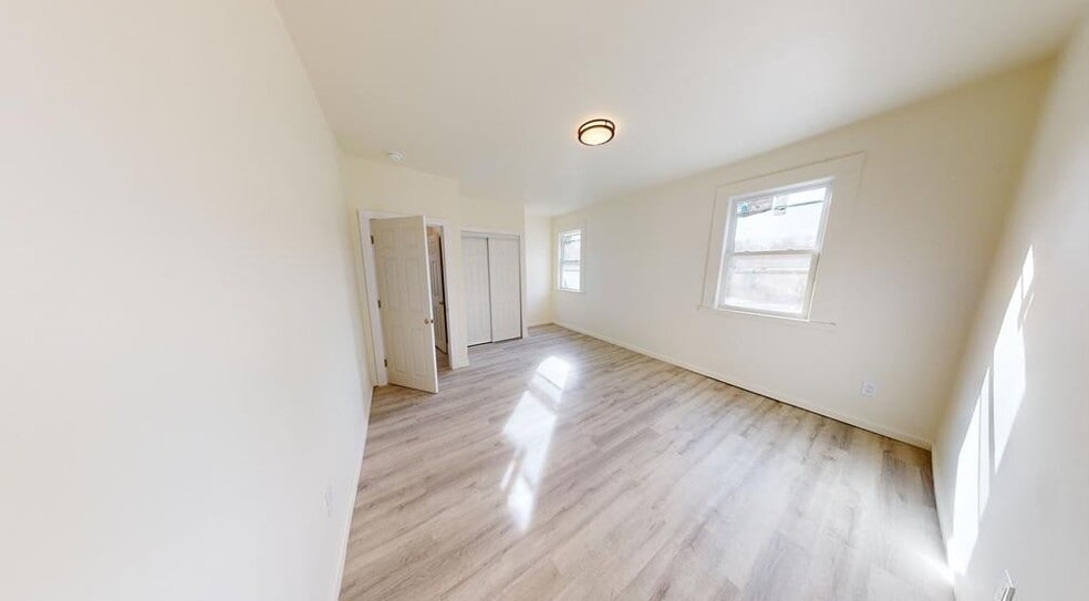 Unit 2 - 736 Main St