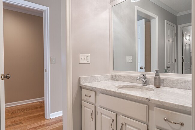 Building Photo - 285 Sugar Gum Ln